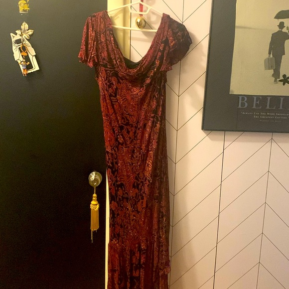 Beautiful wine multi color w/ stretch chiffon, lined beaded dress size 16 - Picture 1 of 6